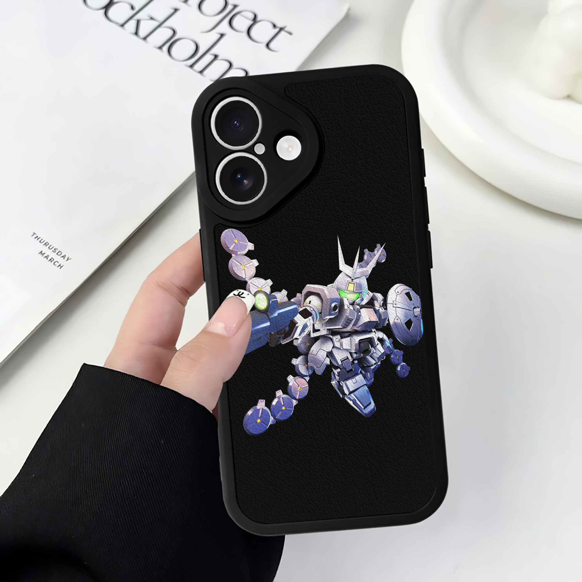 （画像用） 機動戦士ガンダム Mobile Suit Gundam 【iPhone 16シリーズ対応】シリコンスマホケース（レザー調） 材質：シリコン